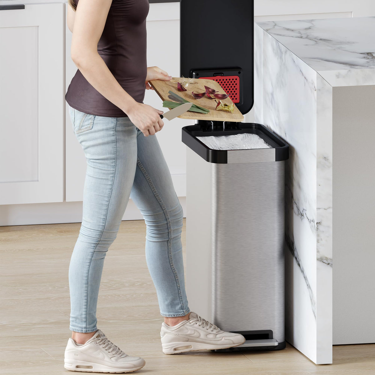 13.2 Gallon Kitchen Trash Can with Odor Filter C694